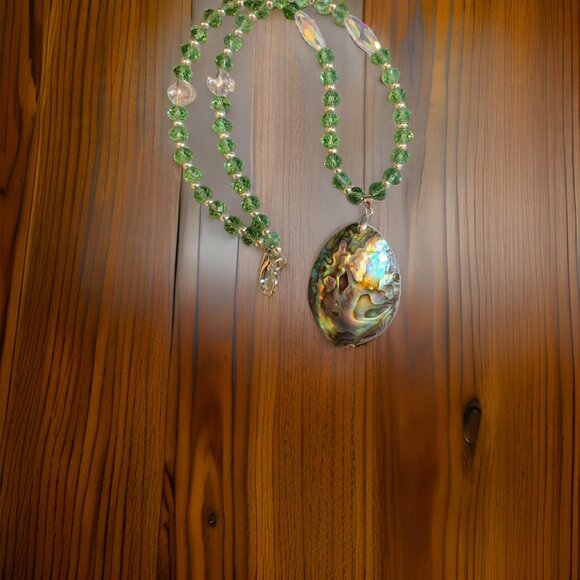 Abalone Necklace 20 inch w Green beads/Crystals - Picture 1 of 3